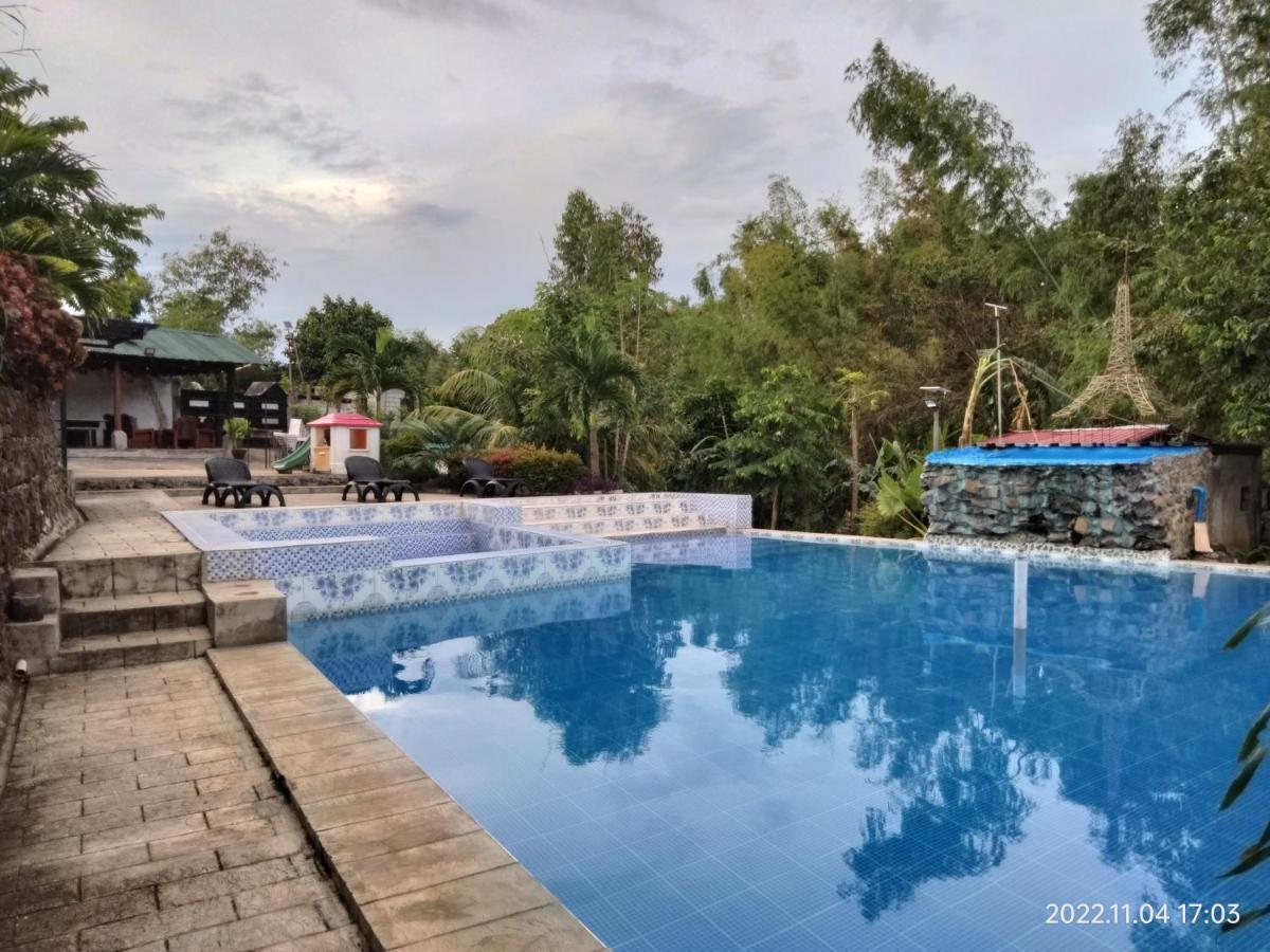 Casa De Robles Tanay Rizal Hotell Exteriör bild