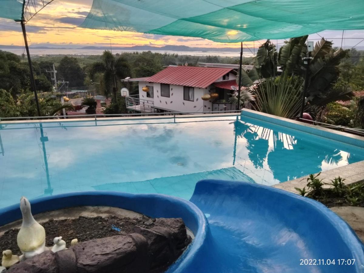 Casa De Robles Tanay Rizal Hotell Exteriör bild