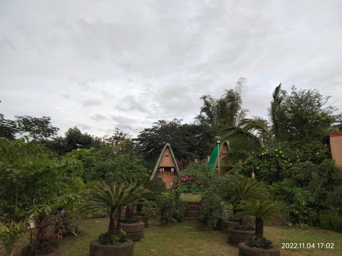 Casa De Robles Tanay Rizal Hotell Exteriör bild