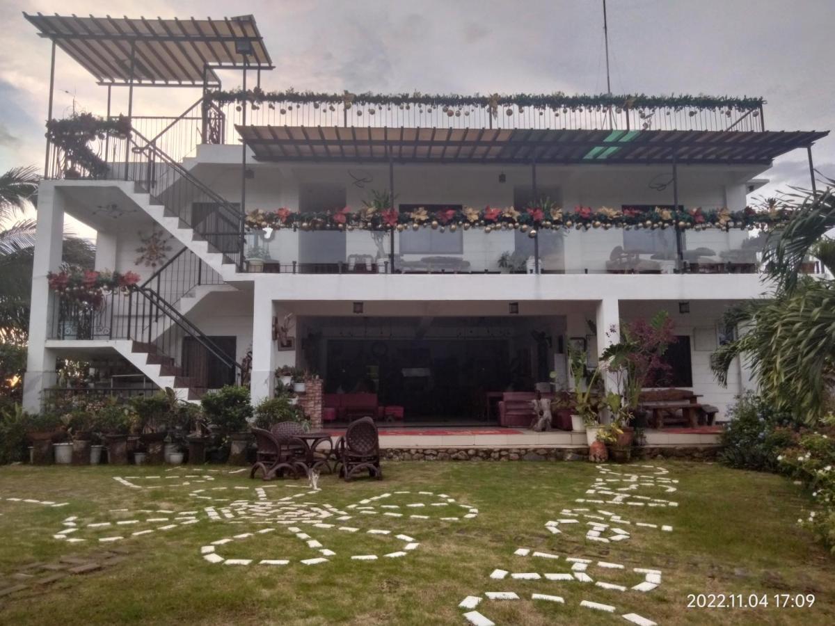Casa De Robles Tanay Rizal Hotell Exteriör bild