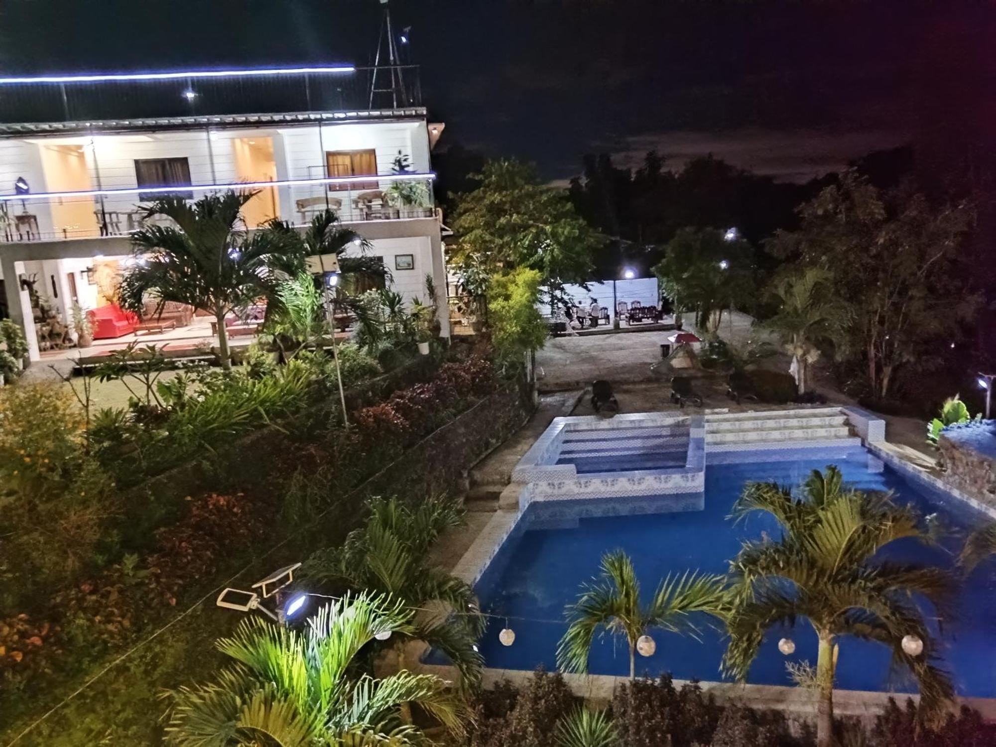 Casa De Robles Tanay Rizal Hotell Exteriör bild