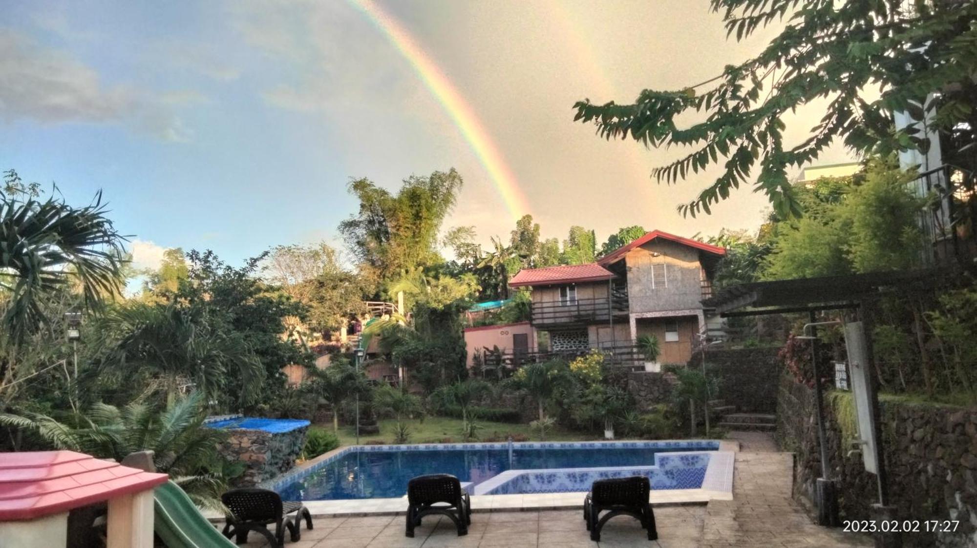 Casa De Robles Tanay Rizal Hotell Exteriör bild